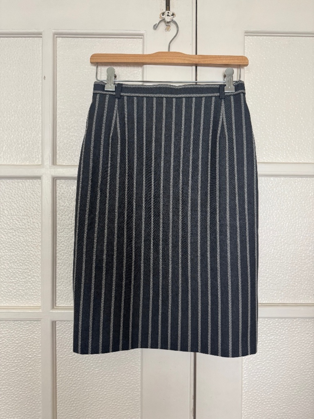 ESCADA - Vintage Designer grey with cream stripe skirt - size US 2-4